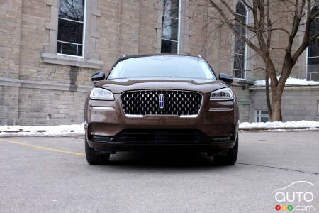 Front of 2023 Lincoln Corsair PHEV